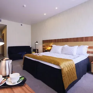 https://diplomat-hotel.getsaintpetersburghotels.com